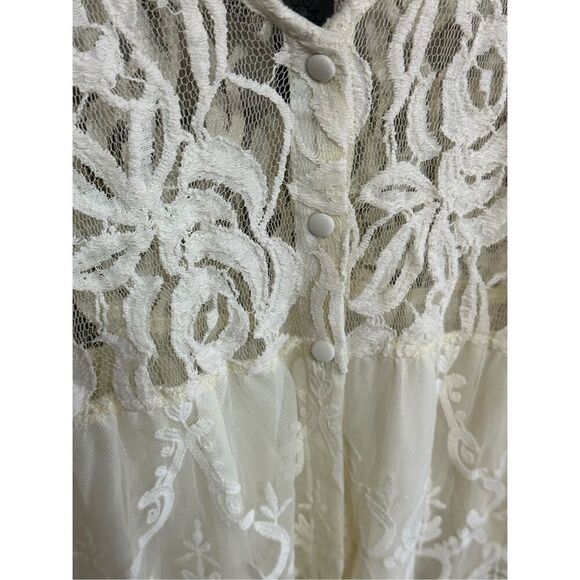 Women's NWT Button Up BKE Boutique Sheer Ivory Lace Embroidered Long Sleeve Blou - Picture 3 of 10